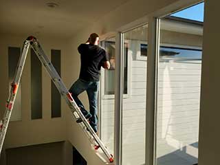 Installation and repair - Window Shutters Los Angeles
